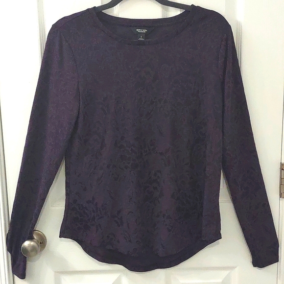 Simply Vera Vera Wang Semi Sheer Floral Top in Eggplant Purple - Picture 6 of 6